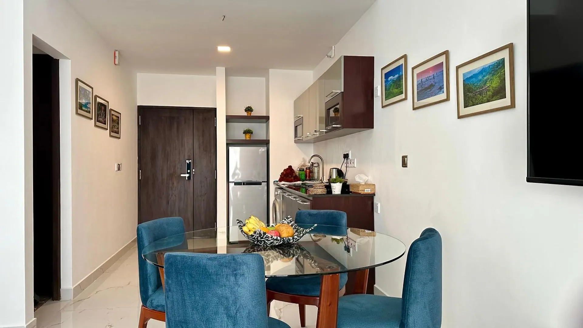 Ocean Breeze Hotel Residencies Britlanka Apartments Negombo