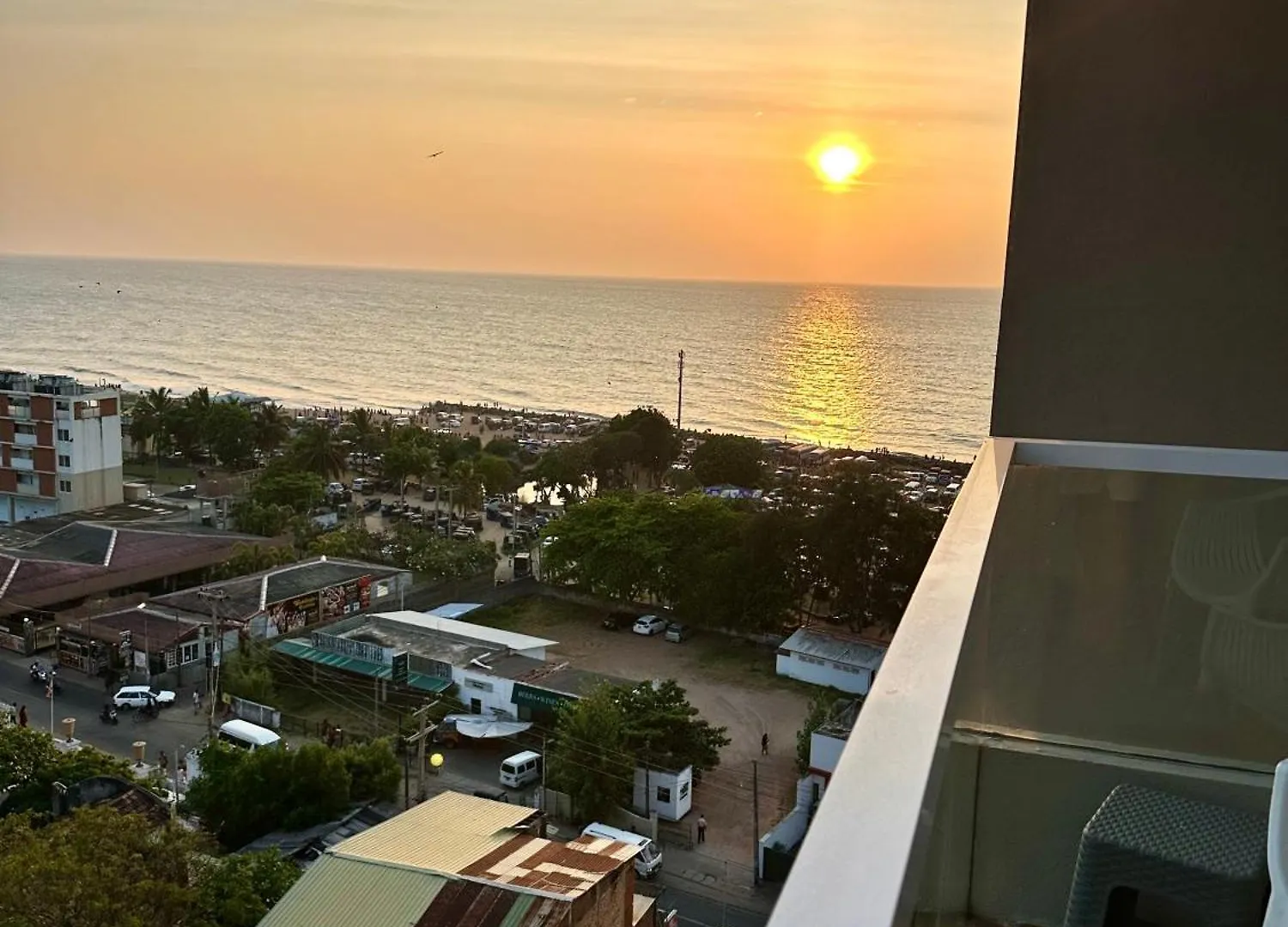 Ocean Breeze Hotel Residencies Britlanka Apartments Negombo